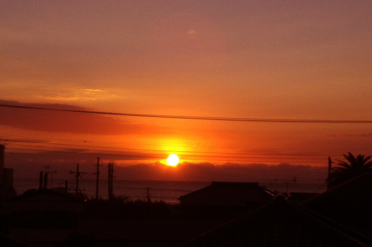 【和田海岸の朝日】