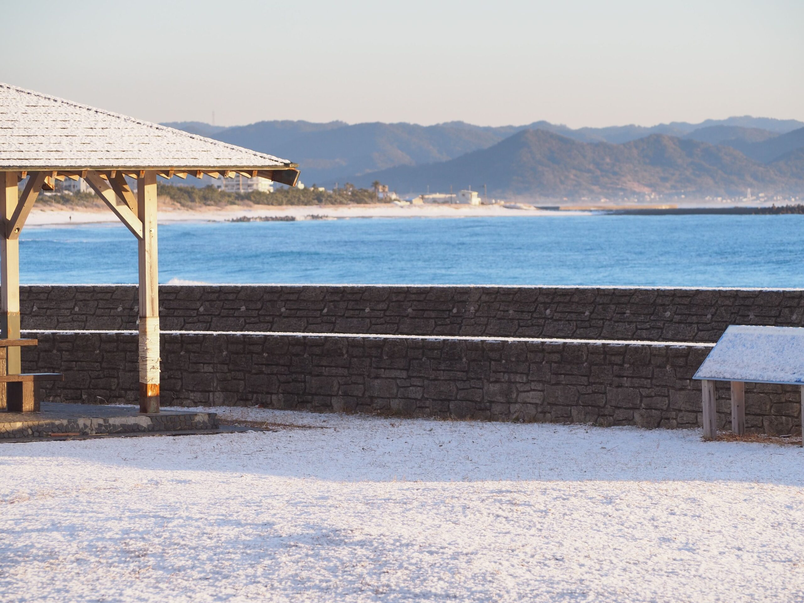 雪化粧の砂浜/千倉地区